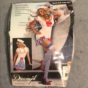 “Sailor Pin-Up” Women’s Halloween costume (adult)